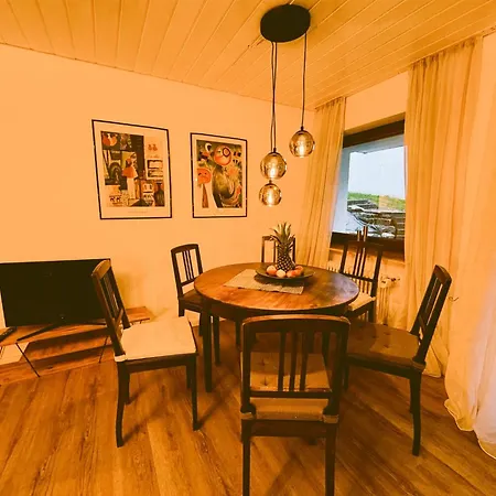 Ermstalsuite Naehe Metzingen Outlet アパート *